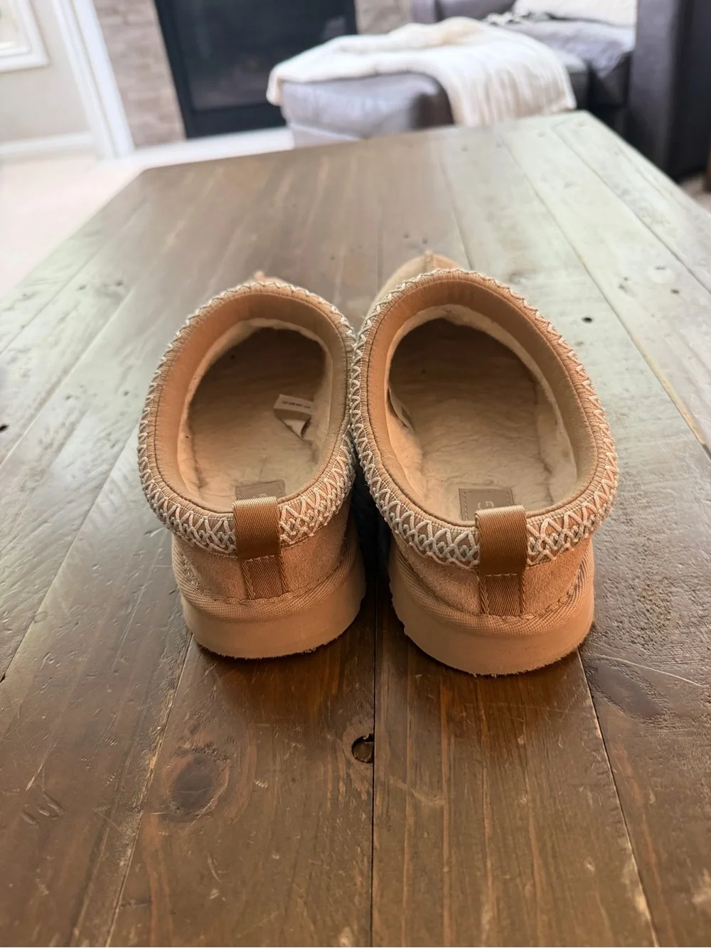 UGG Kids Slip-On Tazz Slippers in Sand Size 4